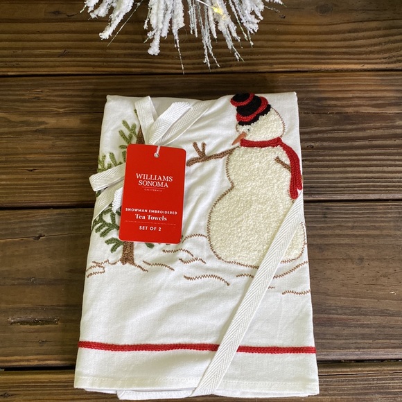 Williams Sonoma Snowman Embroidered Towels - Set of 2 - Picture 3 of 10